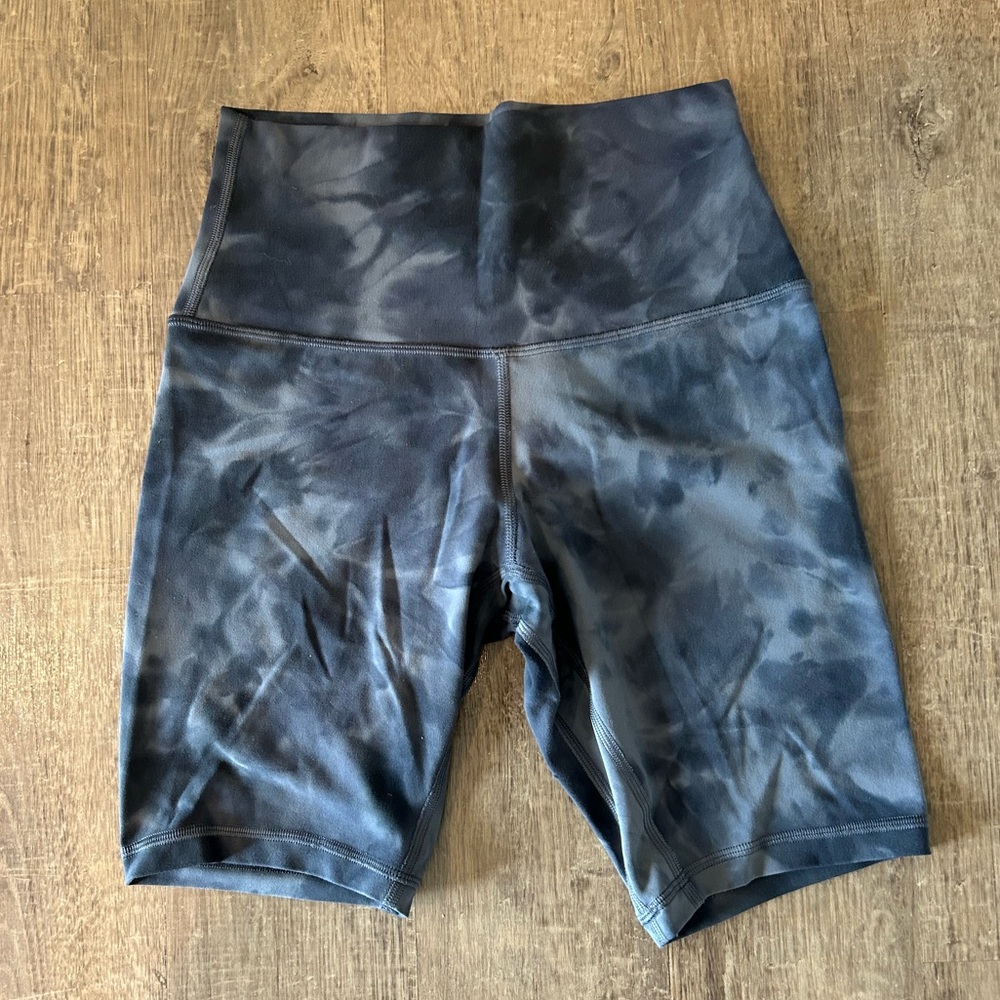 Lululemon Align High-Rise Short, 6”, size 4, Pearled Grey
